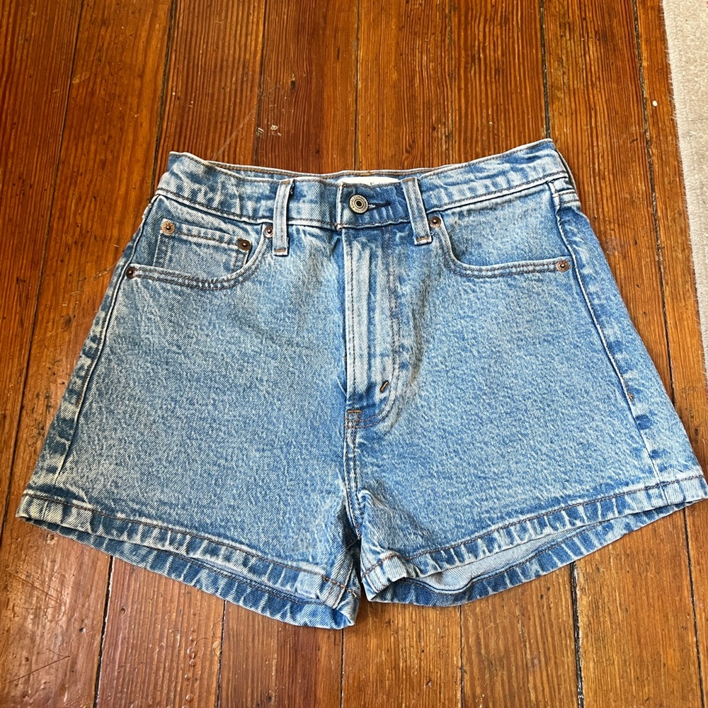 Abercrombie high-rise Mom shorts